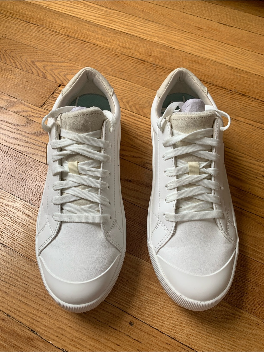 Dr. Scholl's White Low-Top Women's Casual Sneakers - in box